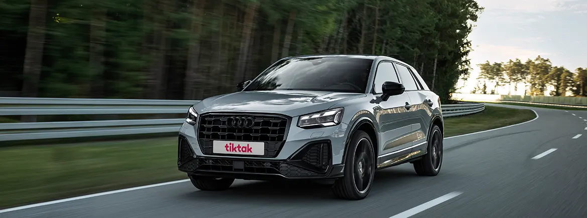 Seyir halinde kiralık TikTak aracı